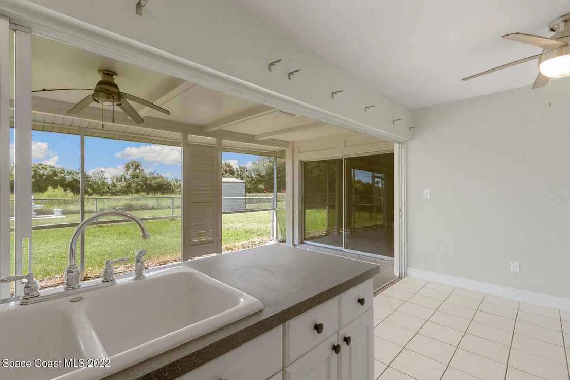 Photo of 3082 Edgewood Drive NE