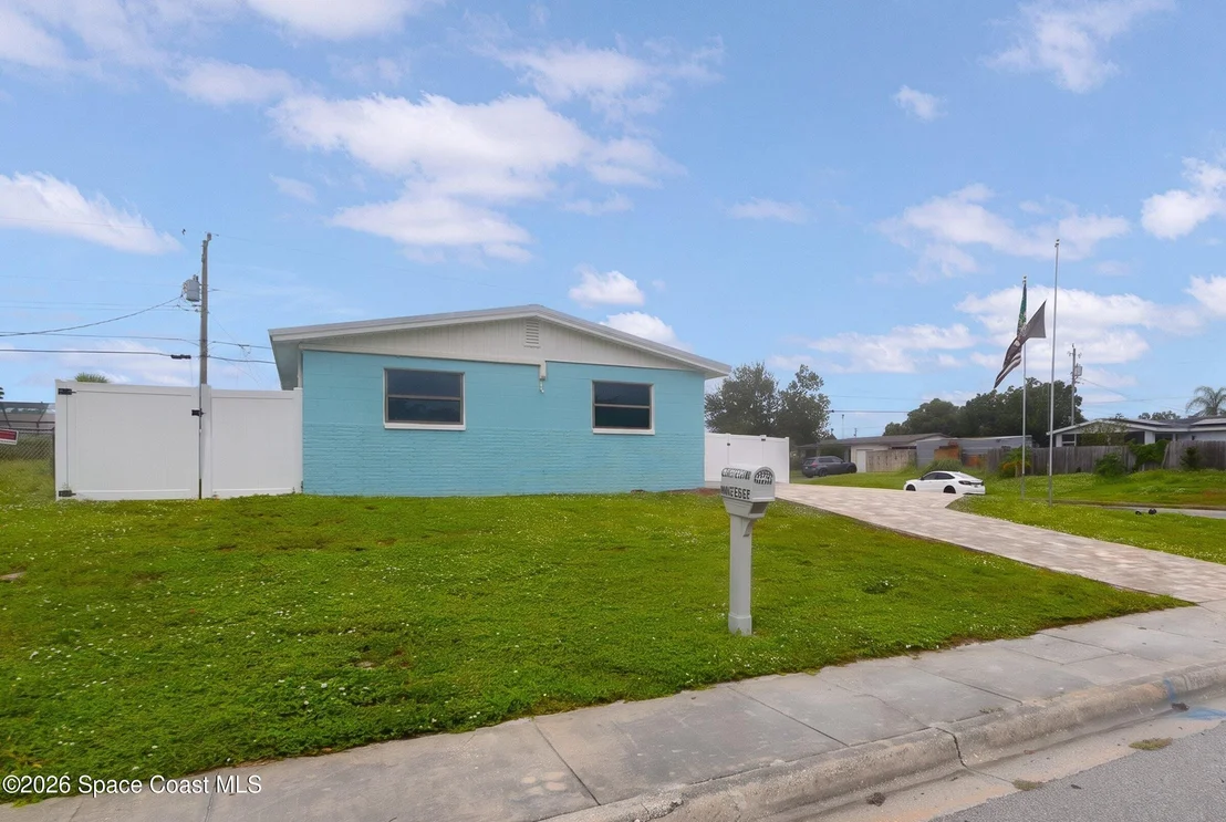 Photo of 632 Teak Drive