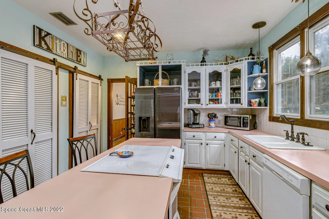 Photo of 2179 Turpentine Road