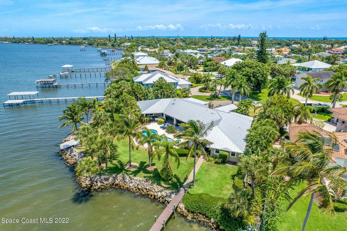 Photo of 437 River View Lane