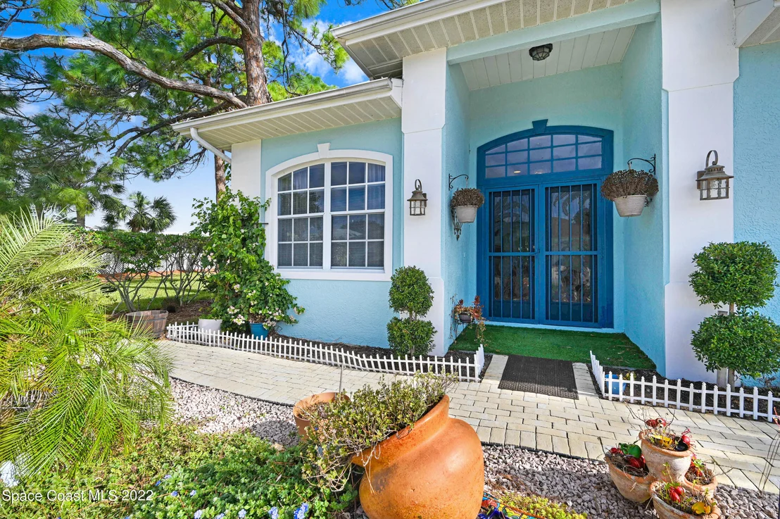 Photo of 852 Villa Drive