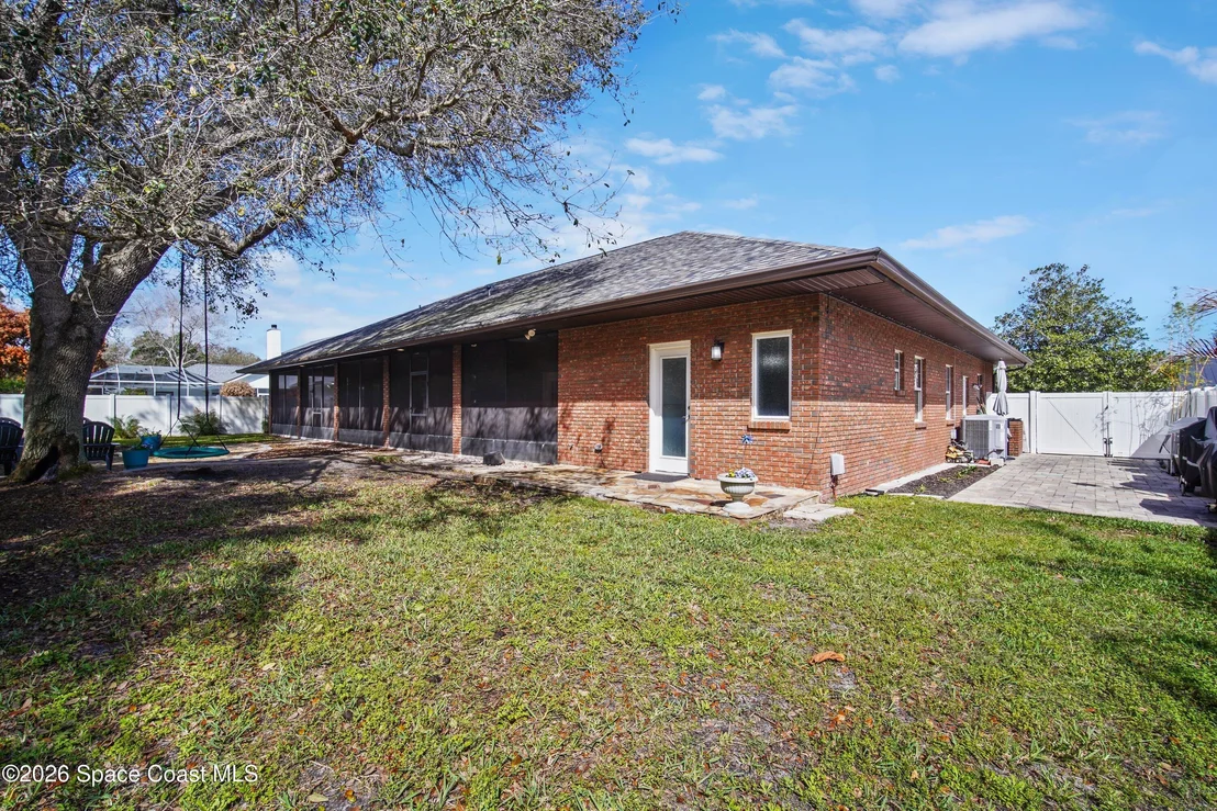 Photo of 572 Lake Ashley Circle
