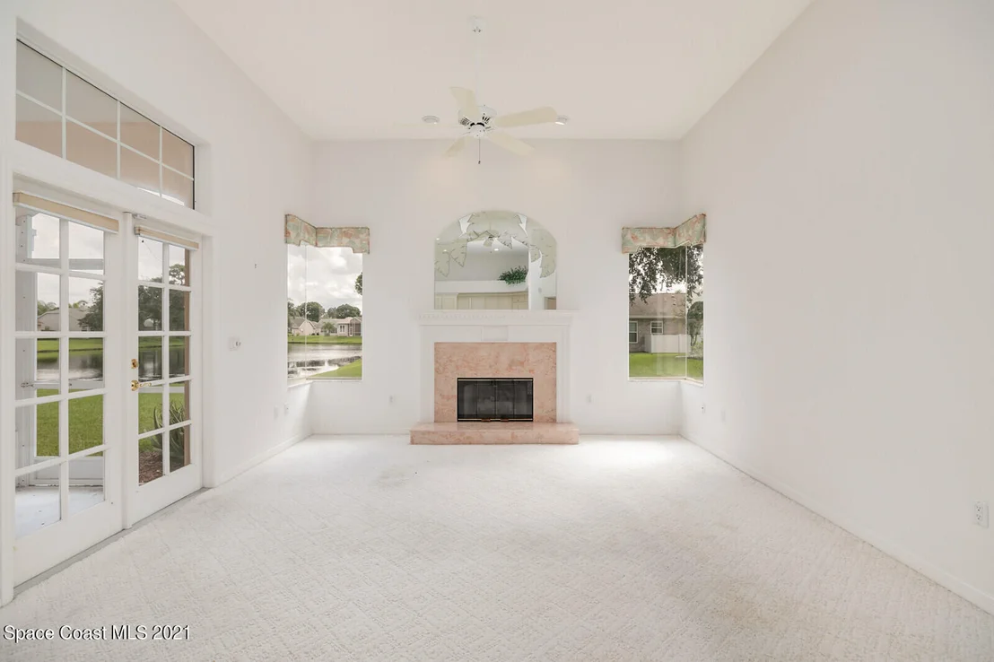 Photo of 476 Kimberly Drive