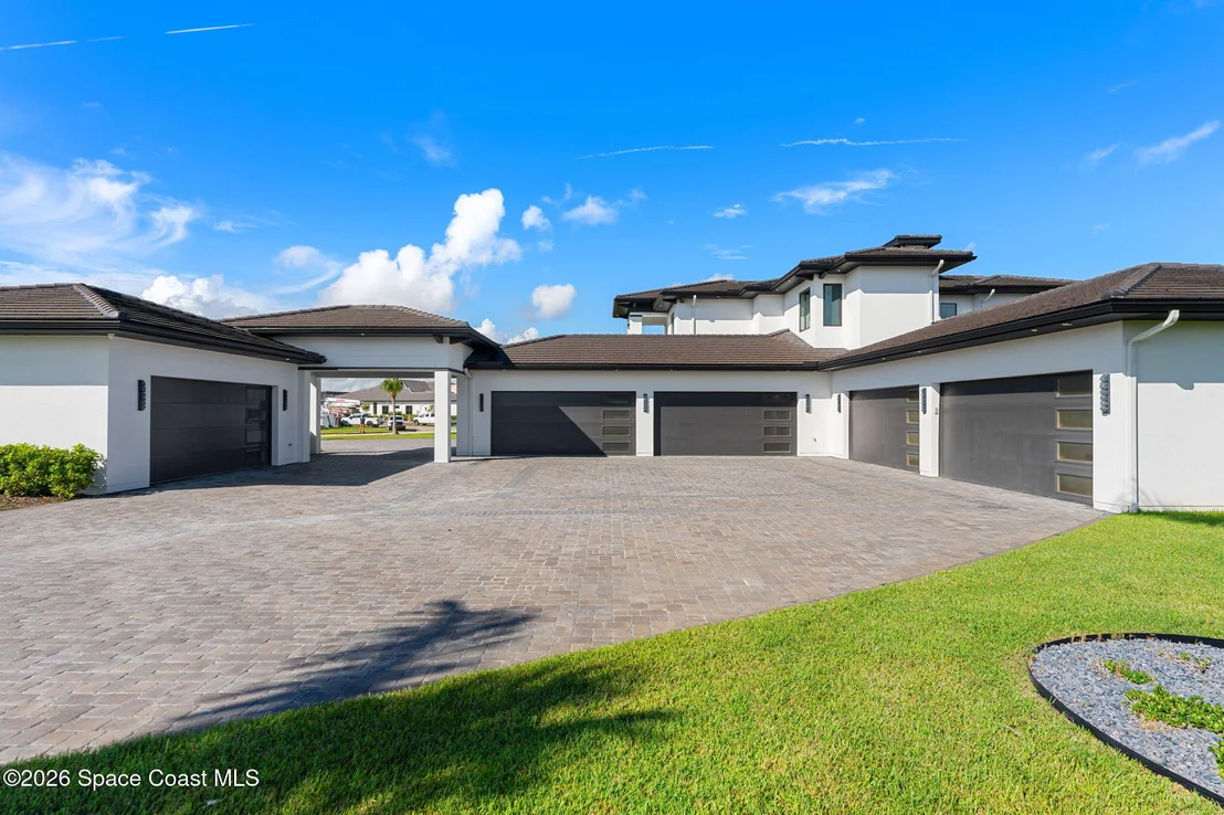 Photo of 3618 Lake Adelaide Place