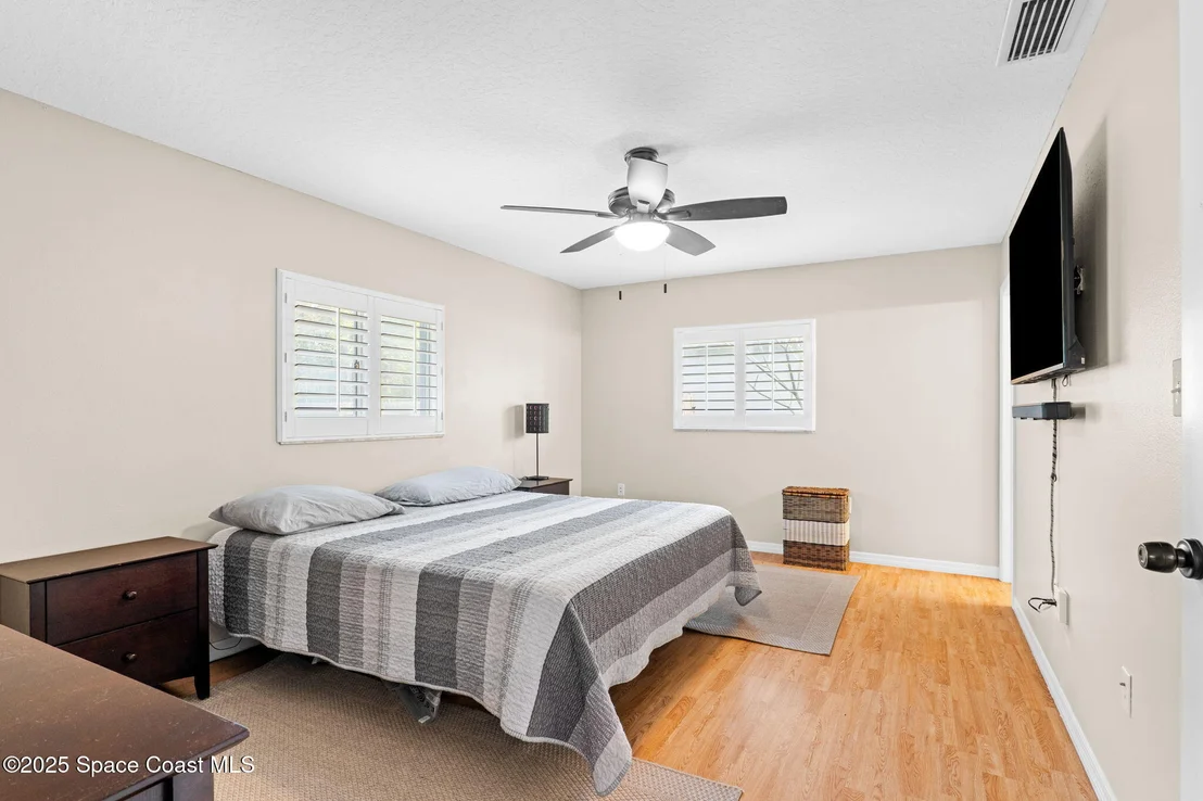 Photo of 999 Emerald Road SE