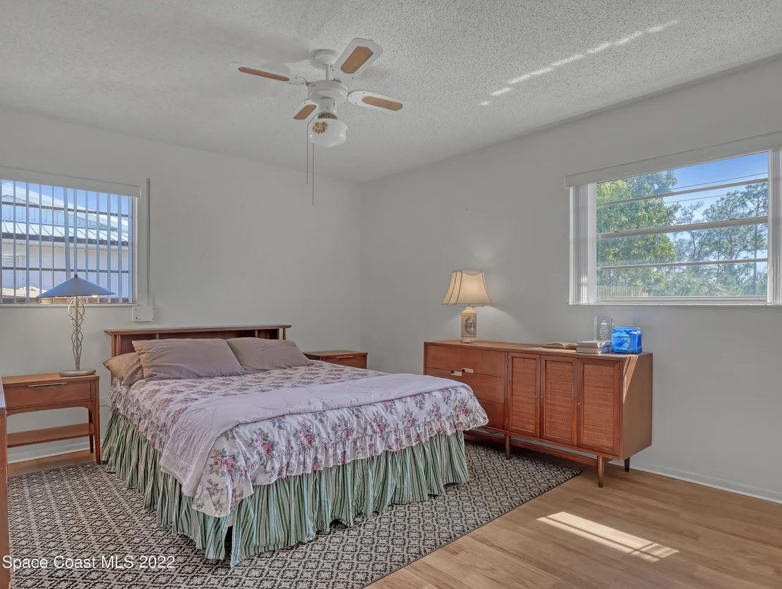 Photo of 2724 Rodeo Drive NE