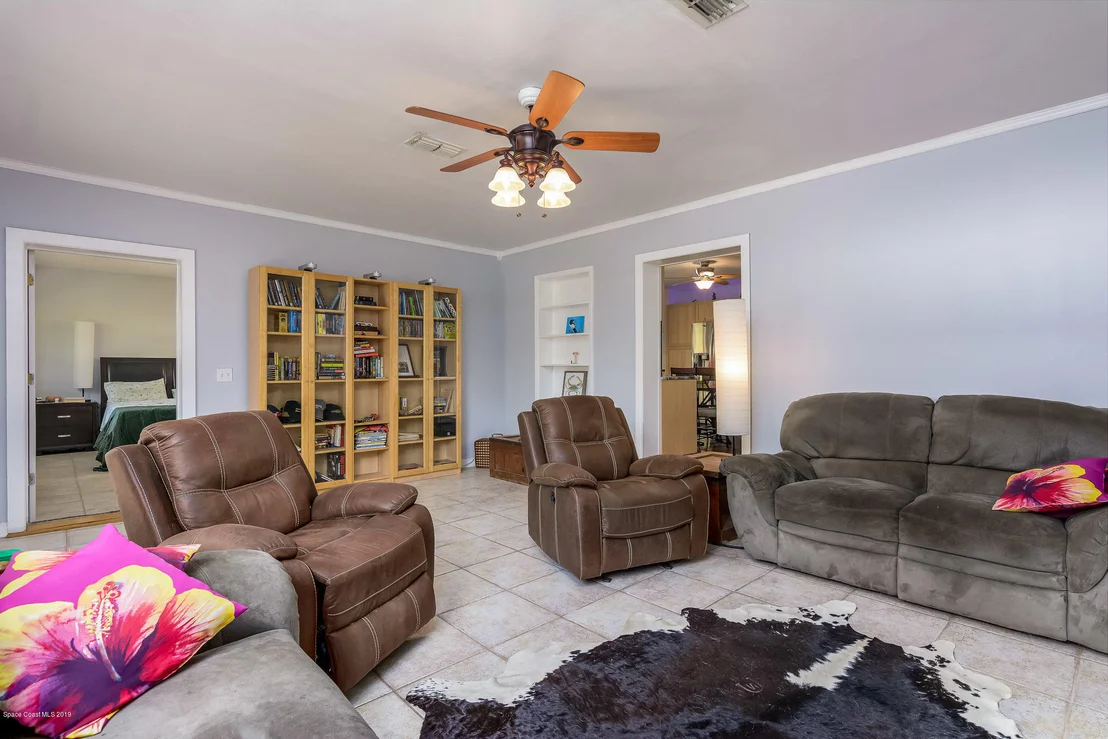Photo of 1390 Hall Road
