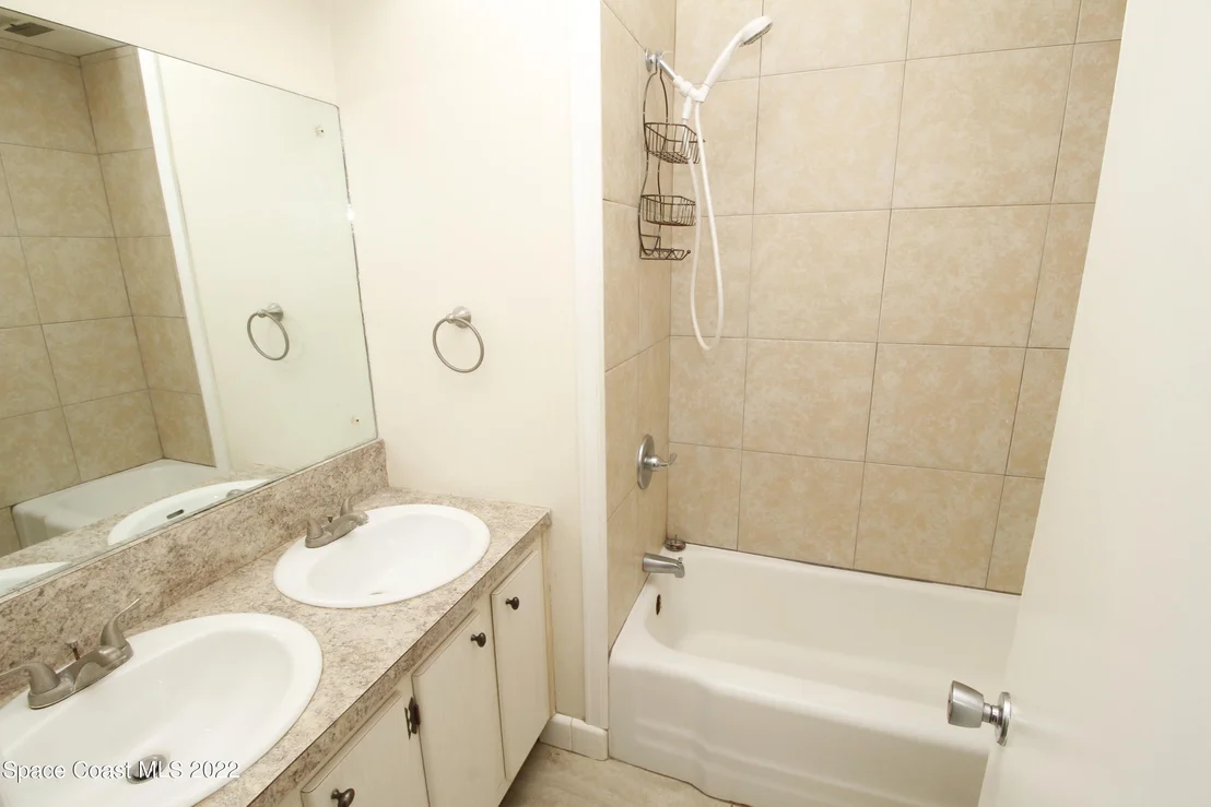 Photo of 949 Jersey Lane NE
