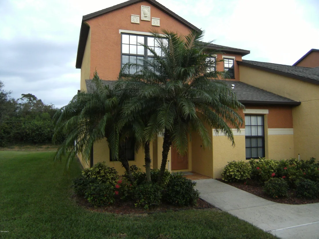 Photo of Unit 101 at 830 Luminary Circle