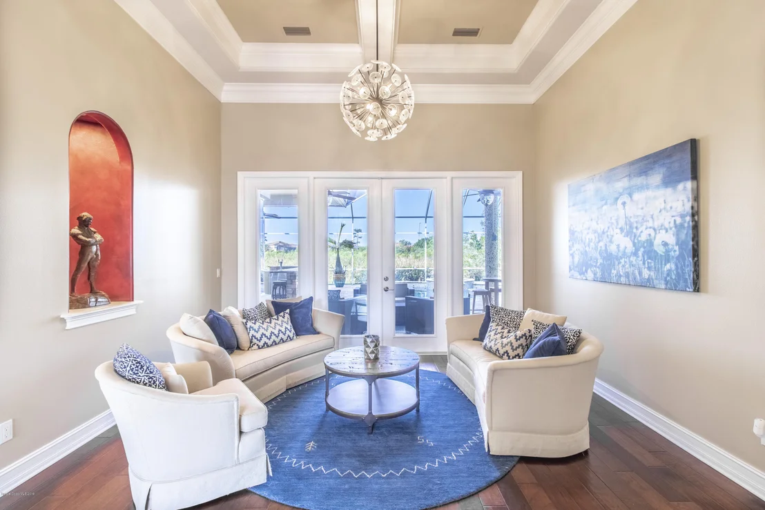 Photo of 814 Chatsworth Drive