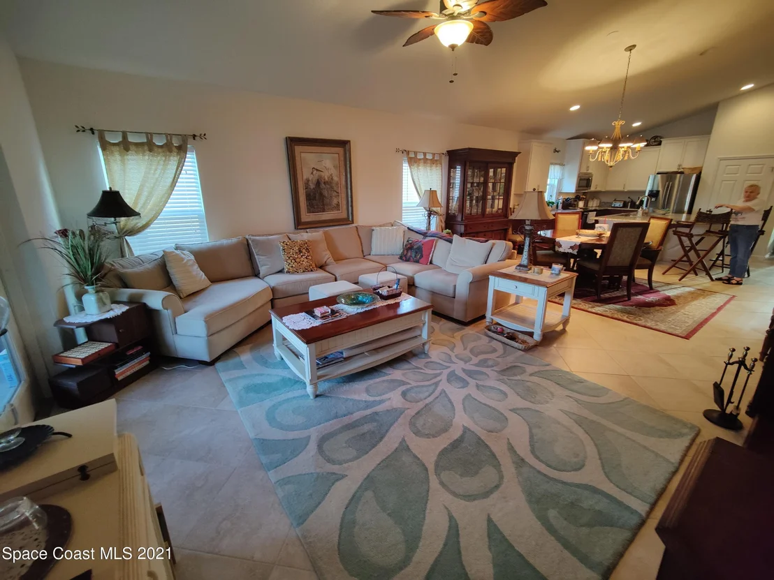 Photo of 571 Trymore Drive SE