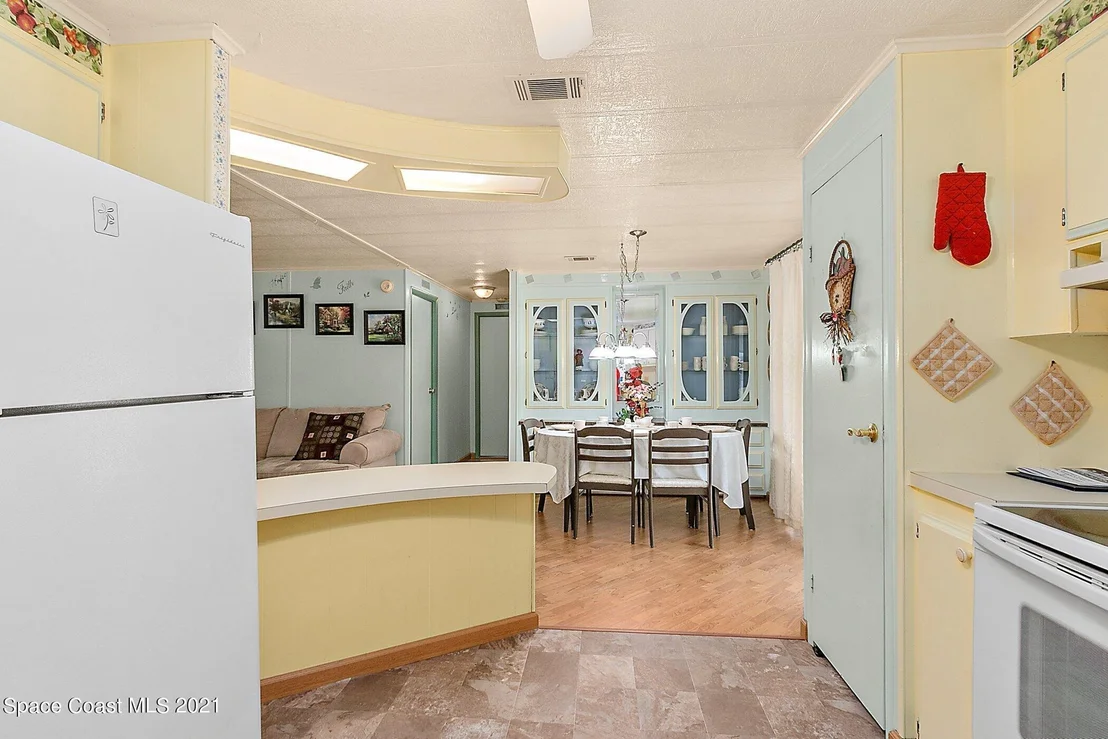 Photo of 566 Jennifer Circle