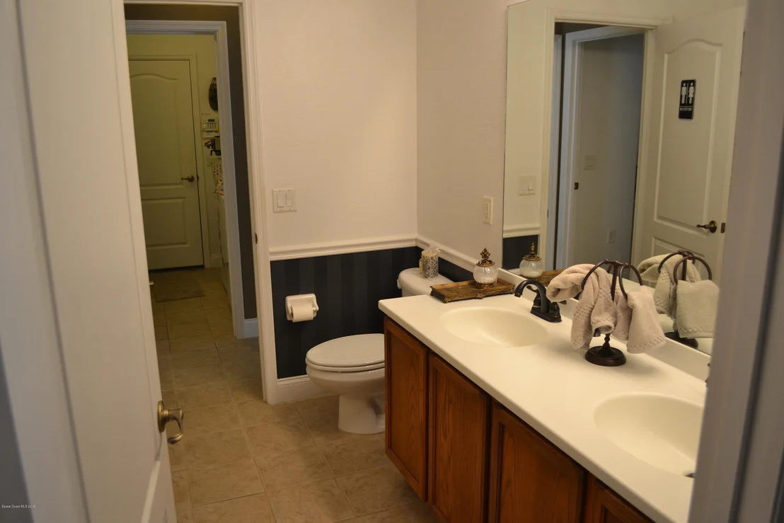 Photo of 521 Waterside Circle