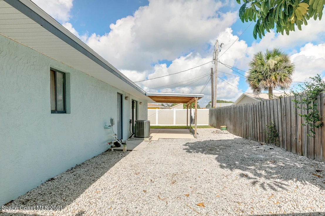 Photo of 300 Bahama Drive