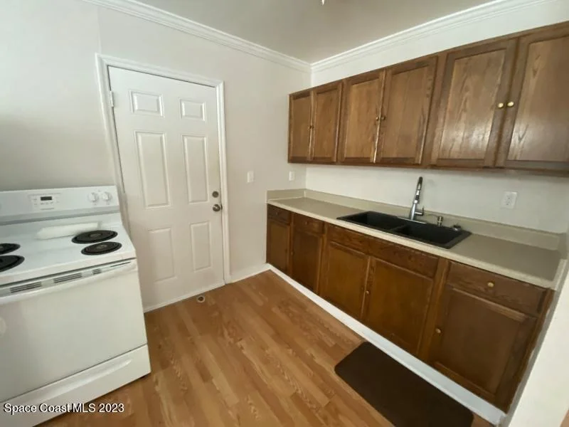 Photo of 10308 Dobell Road