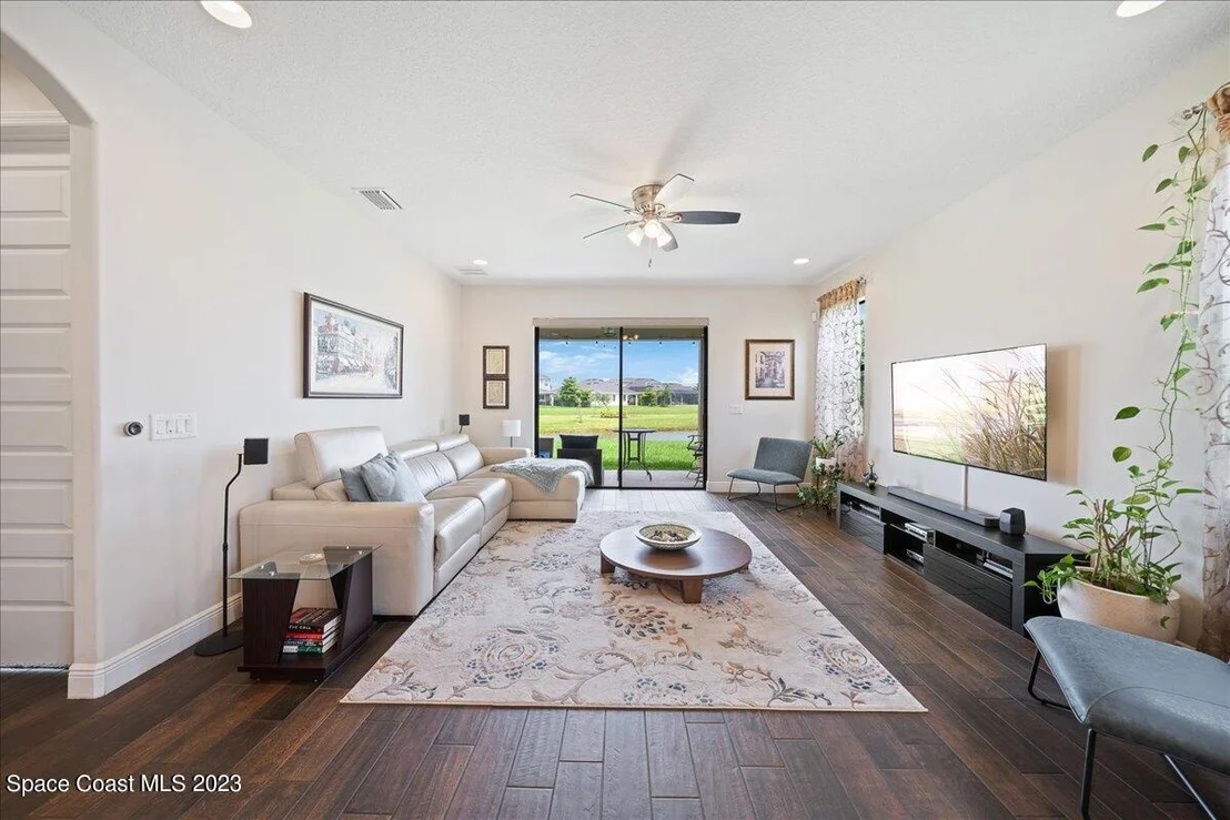 Photo of 7663 Poulicny Lane