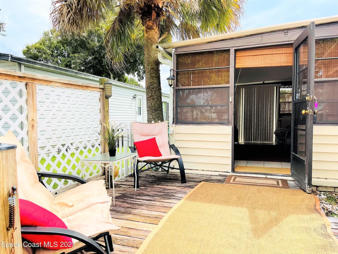 Photo of 735 Barefoot Boulevard