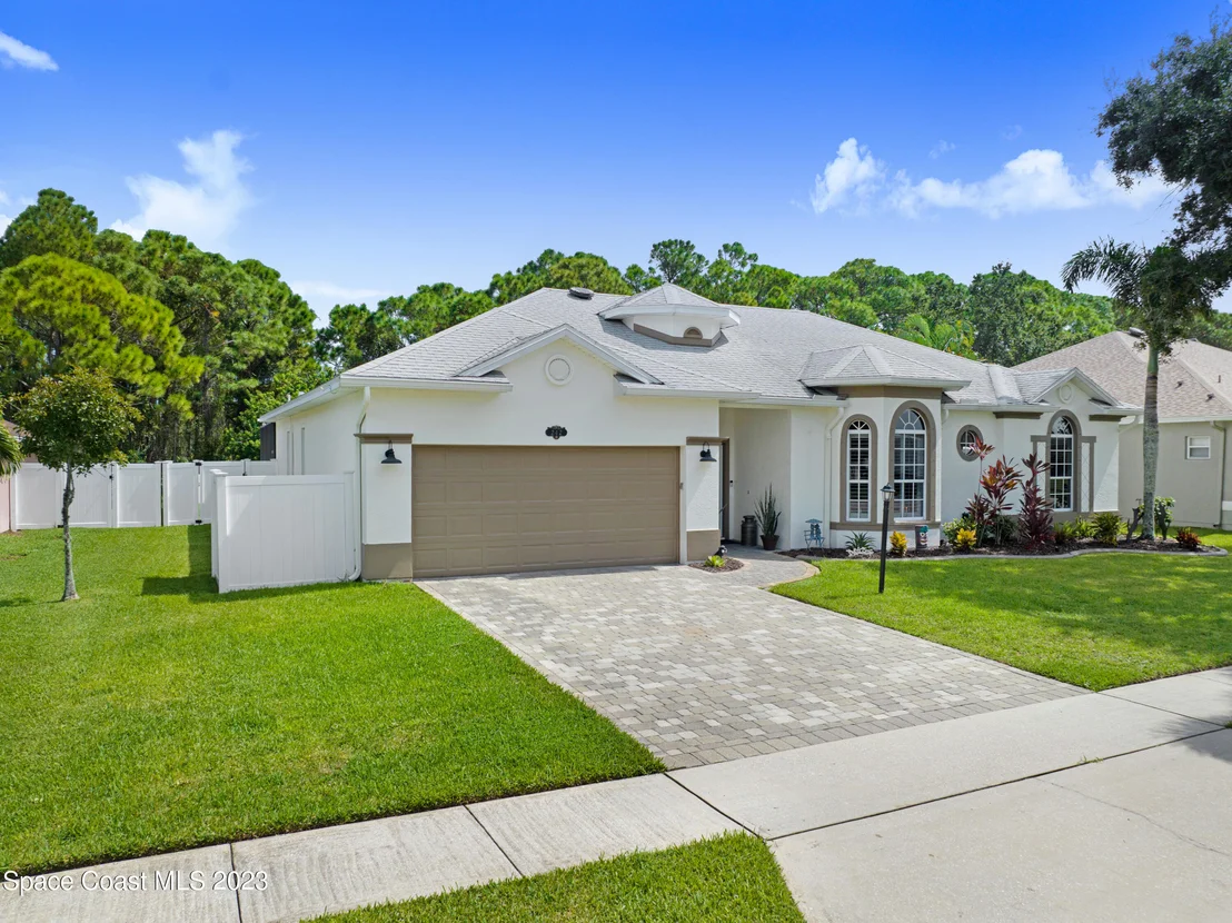 Photo of 242 Pebble Hill Way