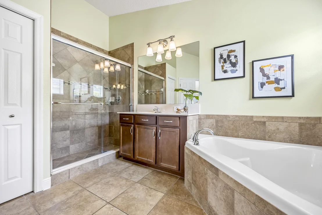 Photo of 552 Glenbrook Circle
