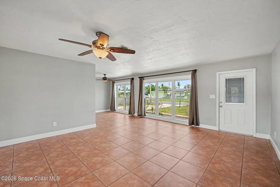 Photo of 112 SE 3rd Street
