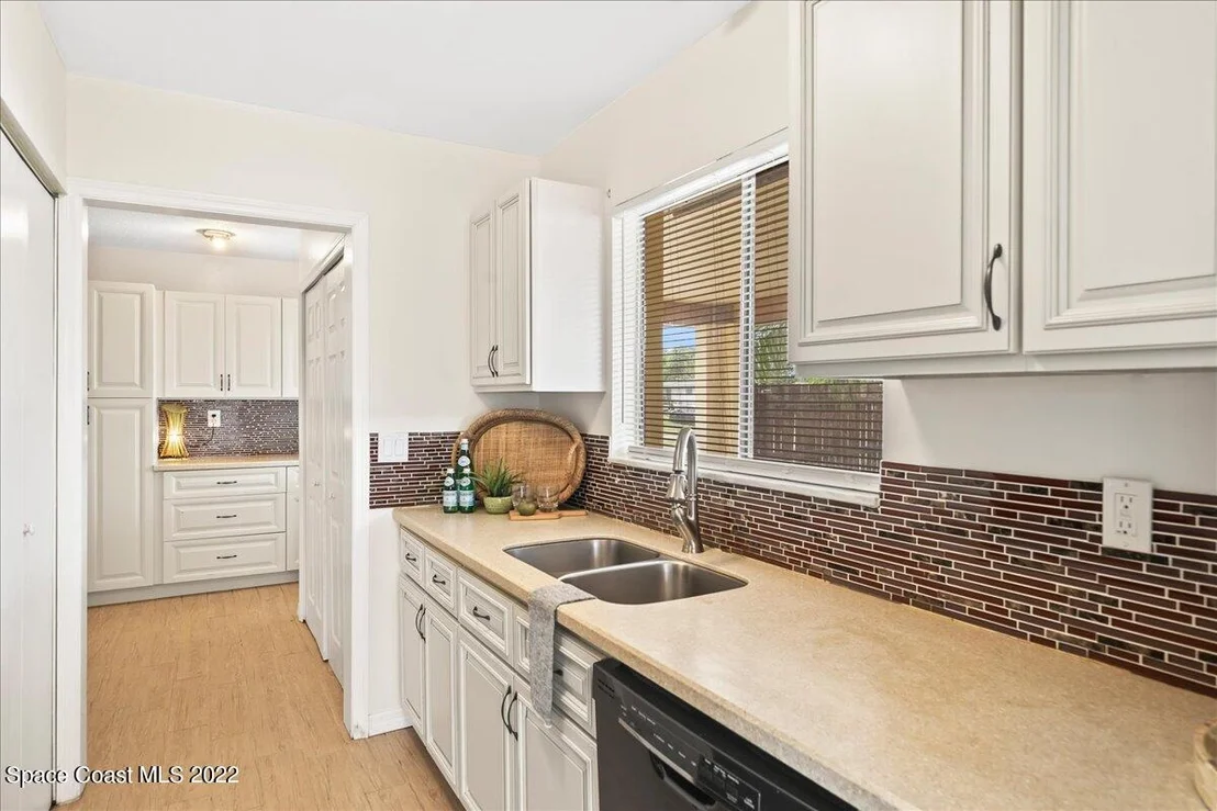 Photo of 752 Bianca Drive NE