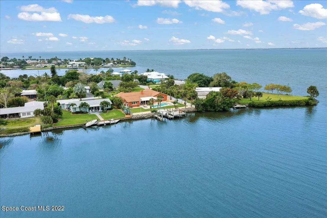 Photo of 83 W Bay Drive