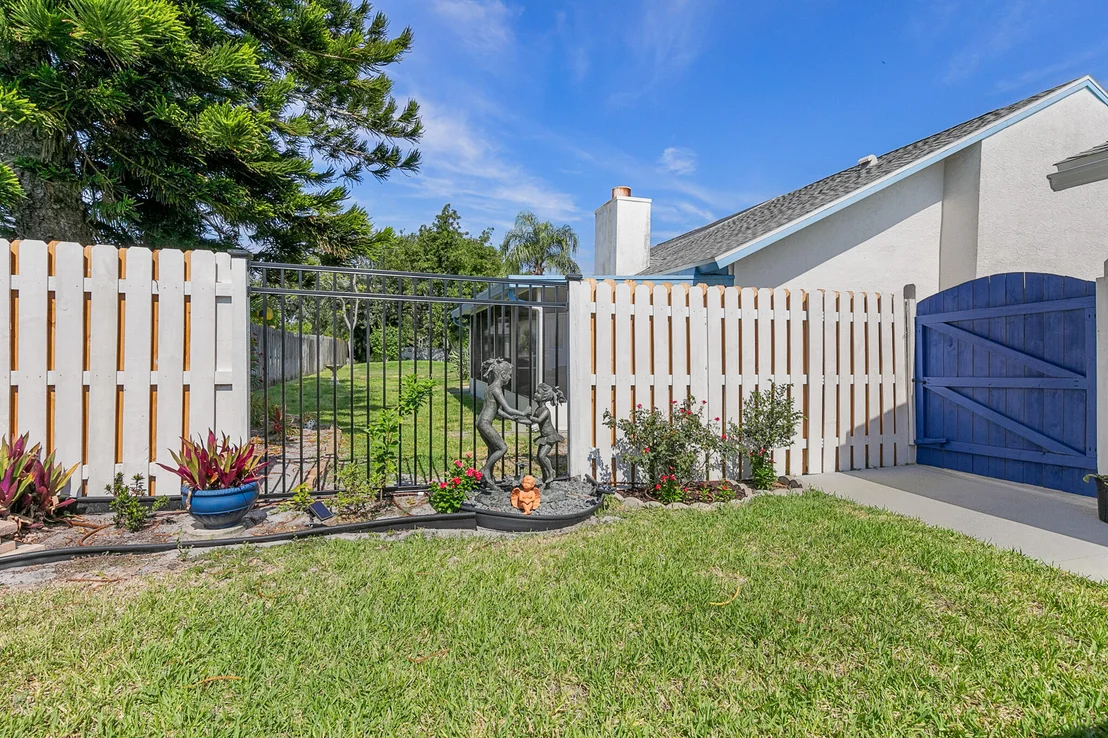 Photo of 2047 Bottlebrush Drive