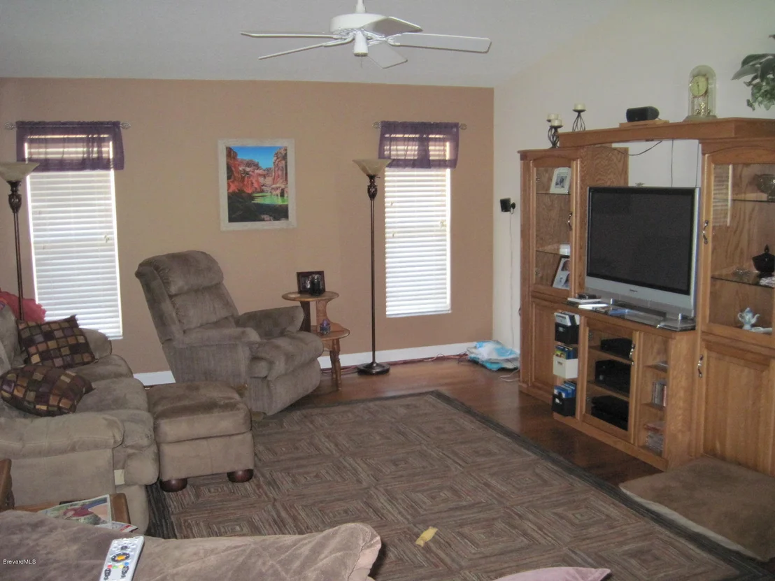 Photo of 4335 Milwaukee Avenue