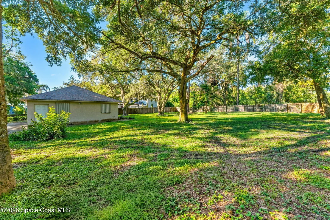 Photo of 925 N Indian River Drive