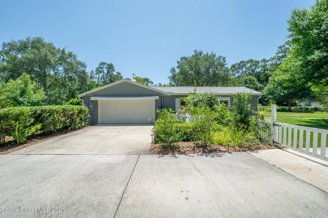 Photo of 1180 Ashlyn Drive