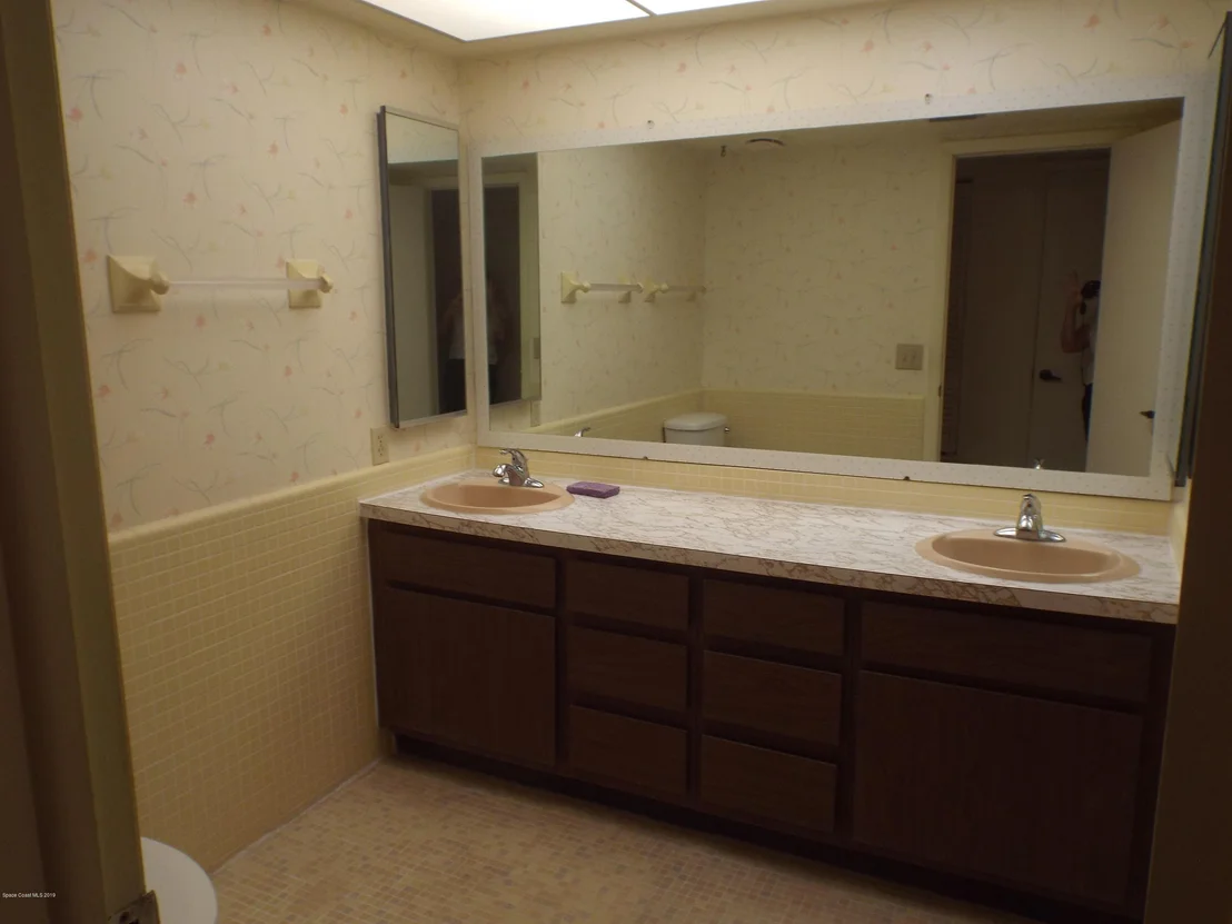 Photo of 1425 Scepter Court NE