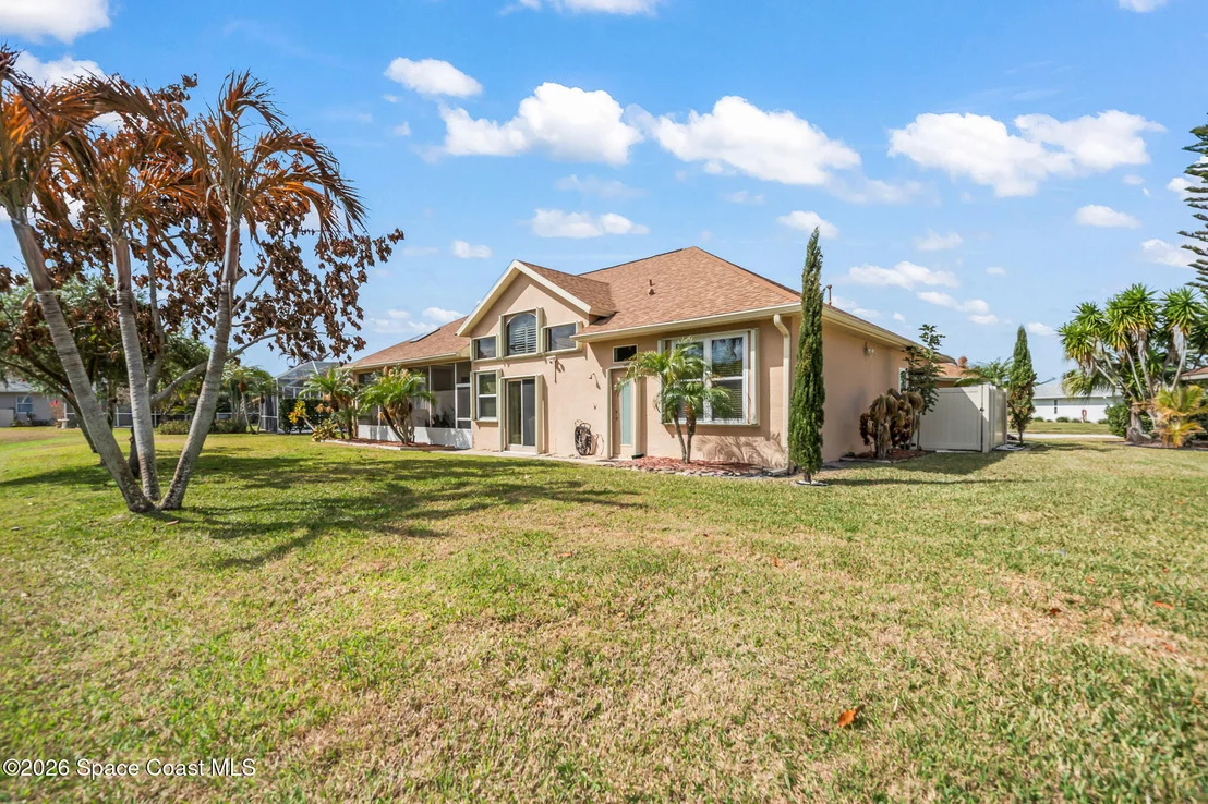 Photo of 751 Lake Drive