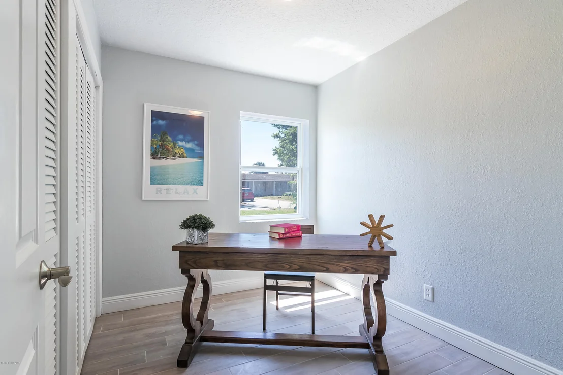 Photo of 320 Avenida De La Vista