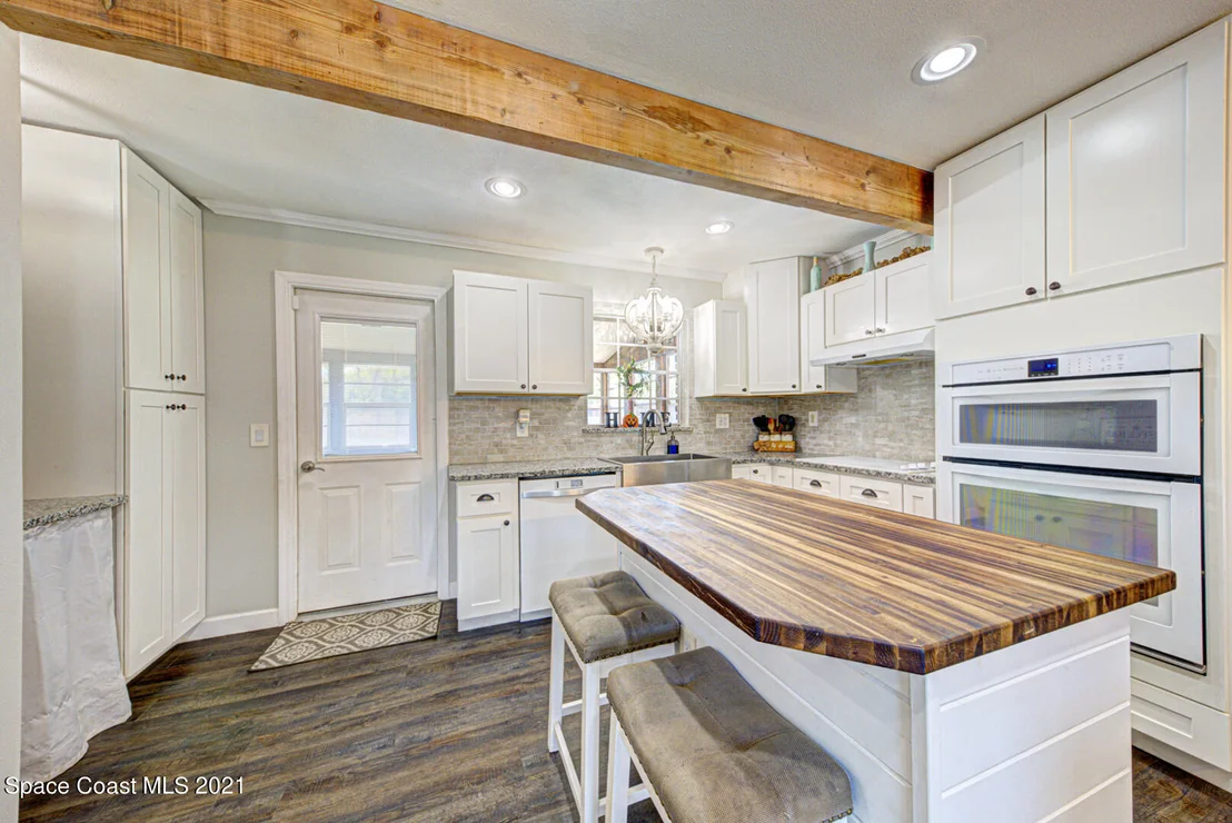 Photo of 200 Saldon Lane