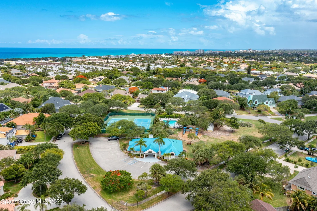Photo of 213 Peregrine Drive