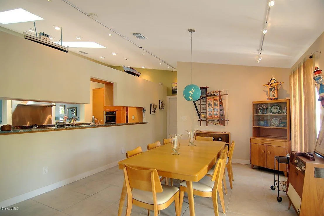 Photo of 1539 Bayshore Drive