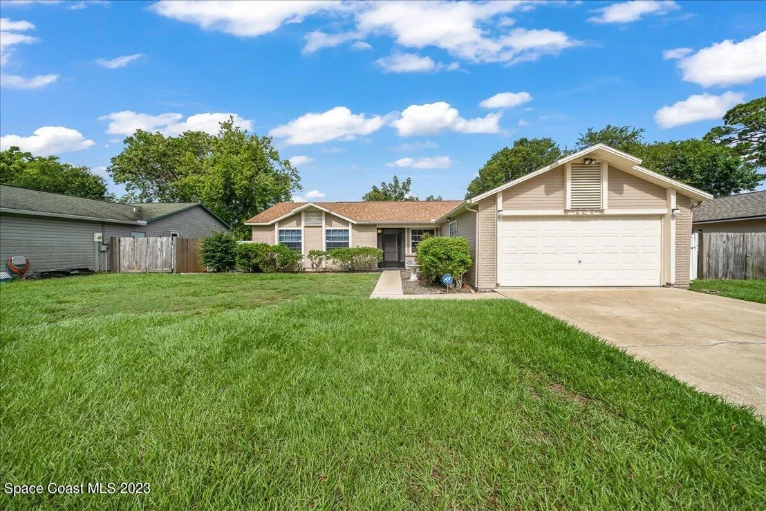 Photo of 809 Pine Valley Court