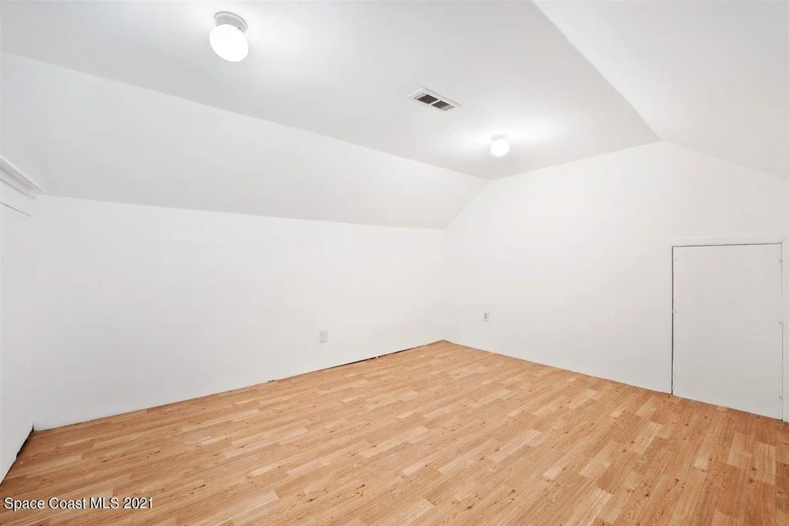 Photo of 4035 Post Road