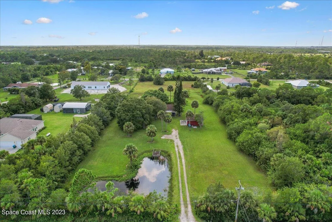 Photo of 2660 Weber Road