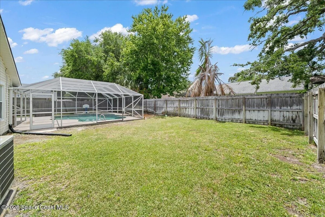 Photo of 3320 Lakeview Circle