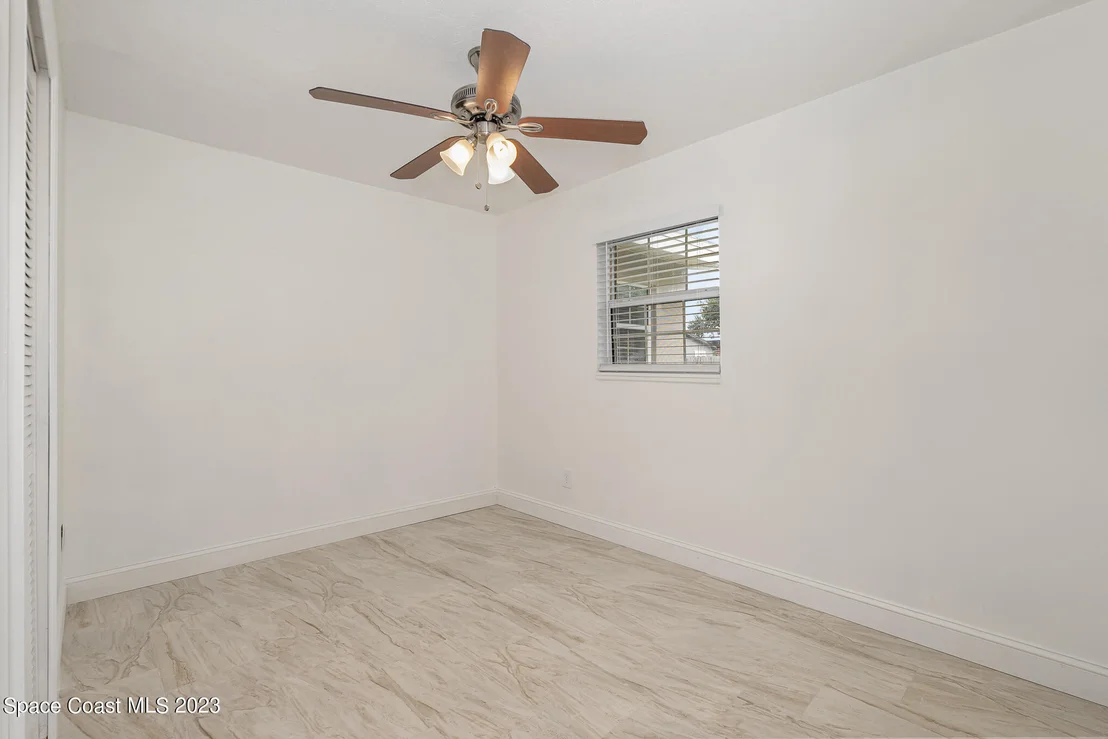 Photo of 581 Oxford Avenue