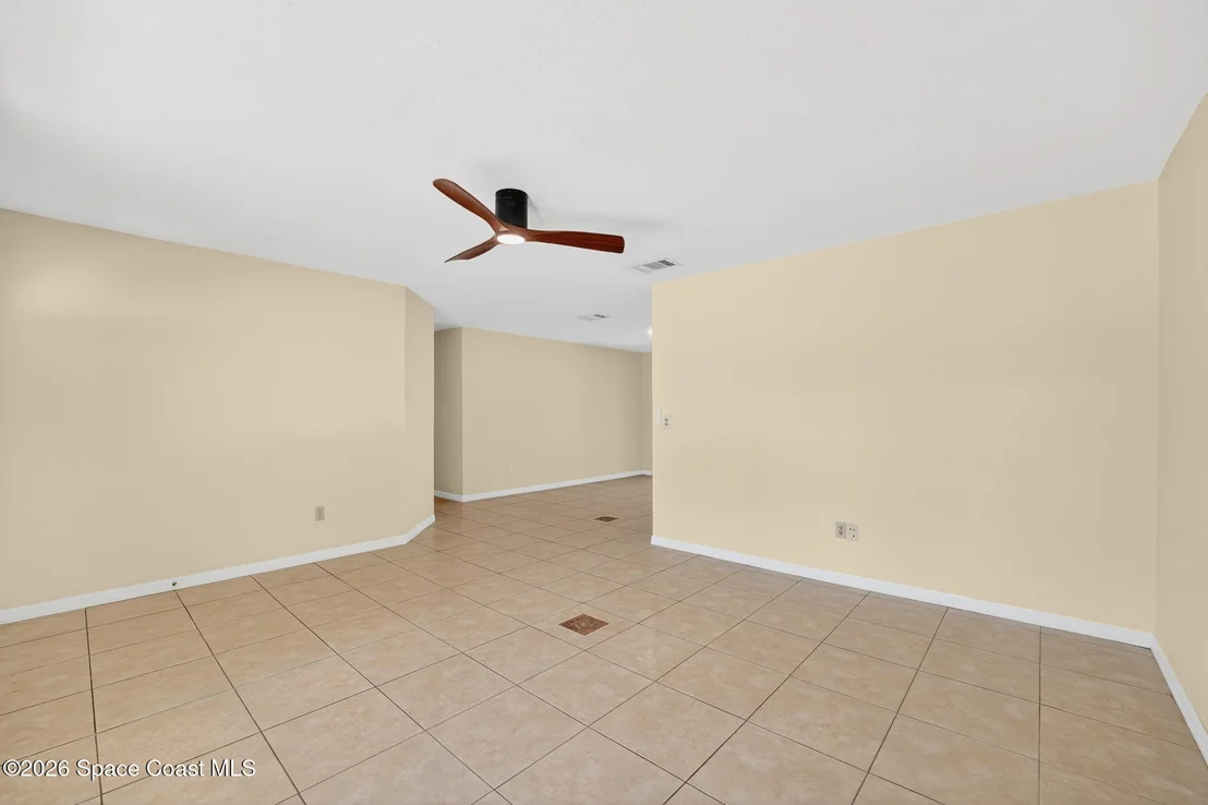 Photo of 1340 Mariposa Drive NE