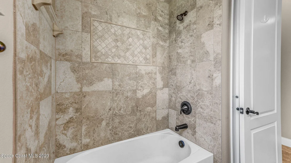 Photo of 2372 Westhorpe Drive