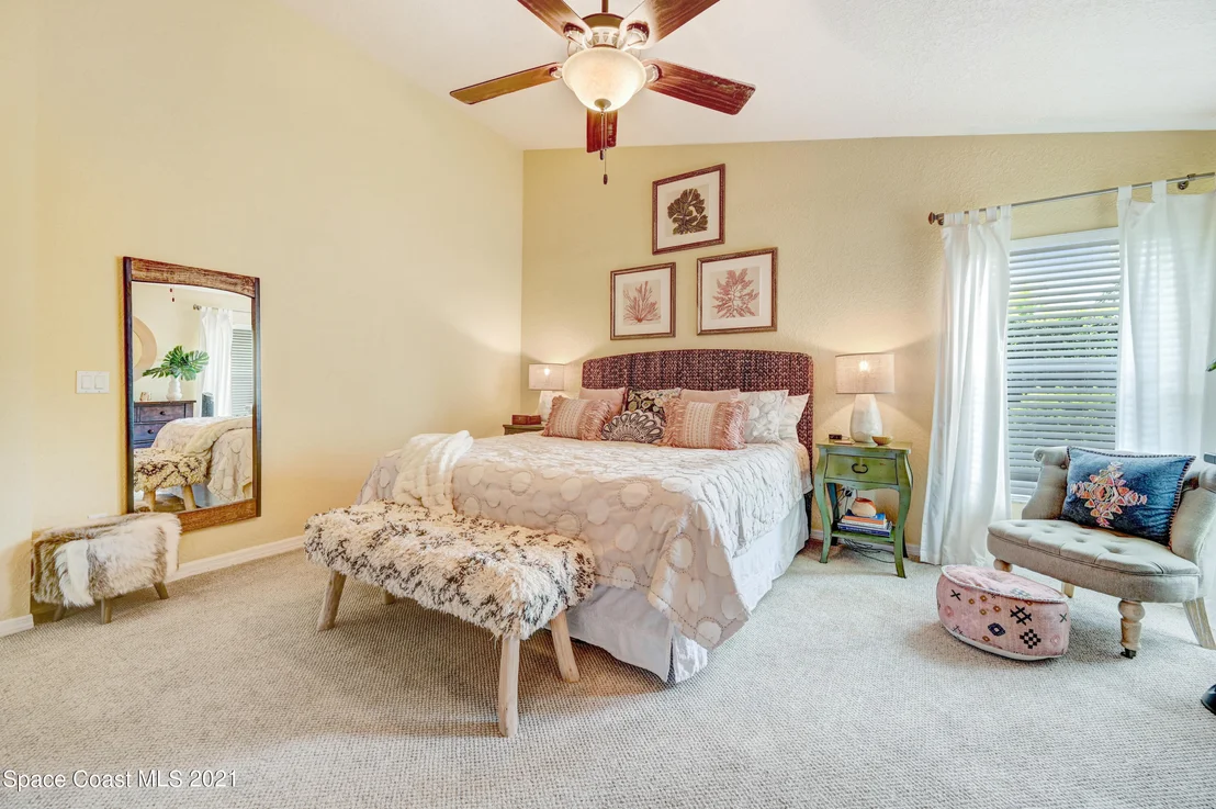 Photo of 992 Carriage Hill Road