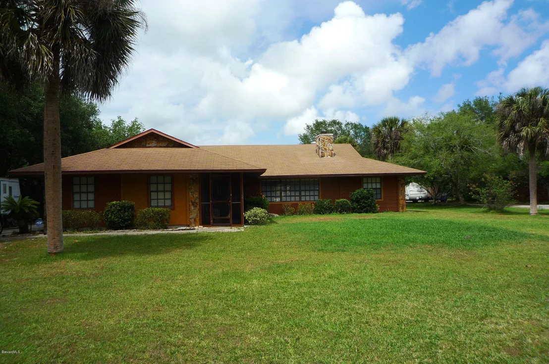 Photo of 3330 Aurora Road