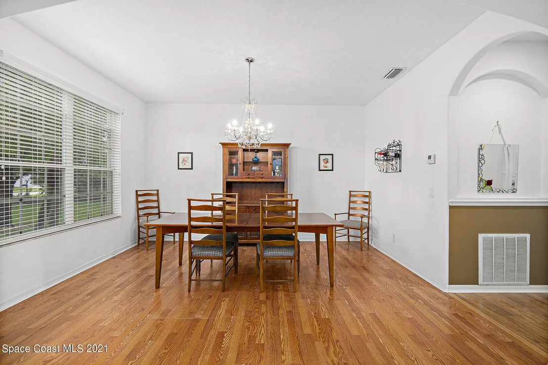 Photo of 5876 Arlington Circle