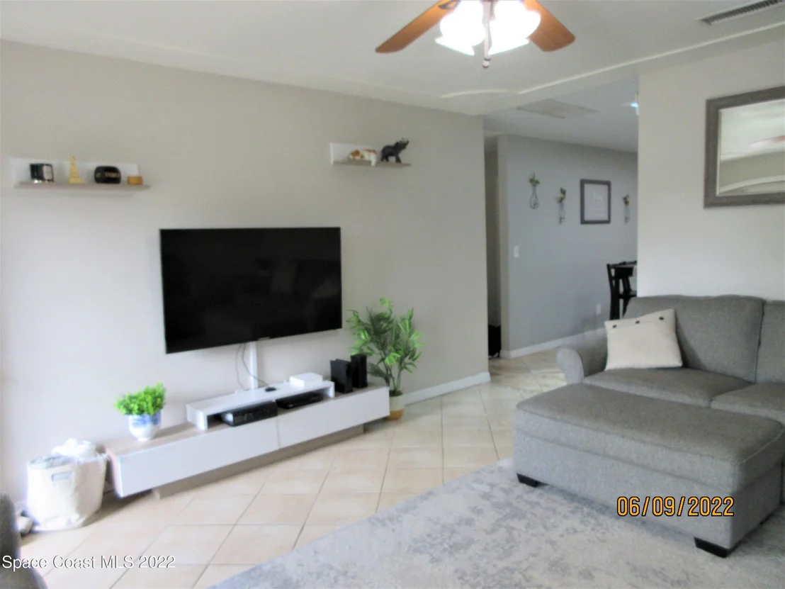 Photo of 2547 Locksley Road