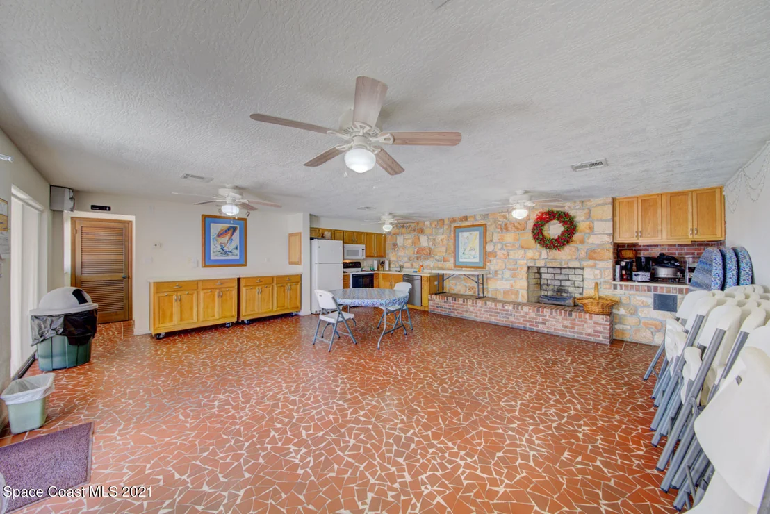 Photo of Unit B205 at 1049 Rockledge Drive