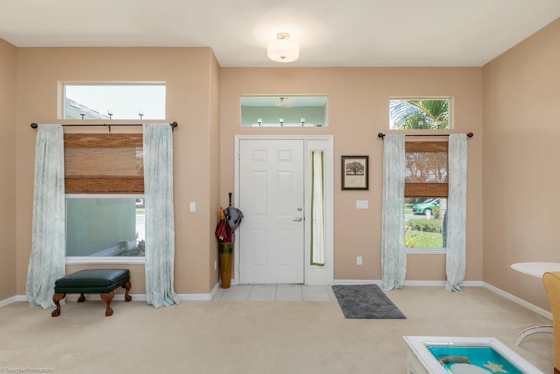 Photo of 829 Tavernier Circle NE