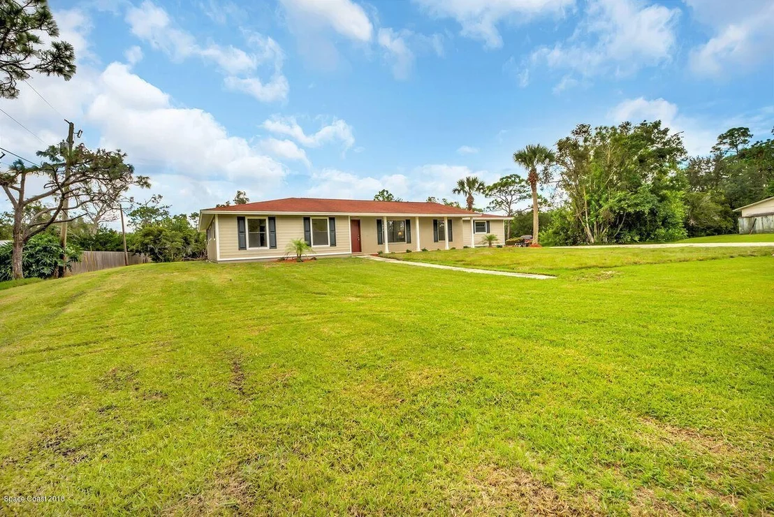 Photo of 2665 Lakehill Road